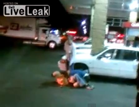 BINTEO-Έσωσε τον φίλο της από… ξυλοδαρμό