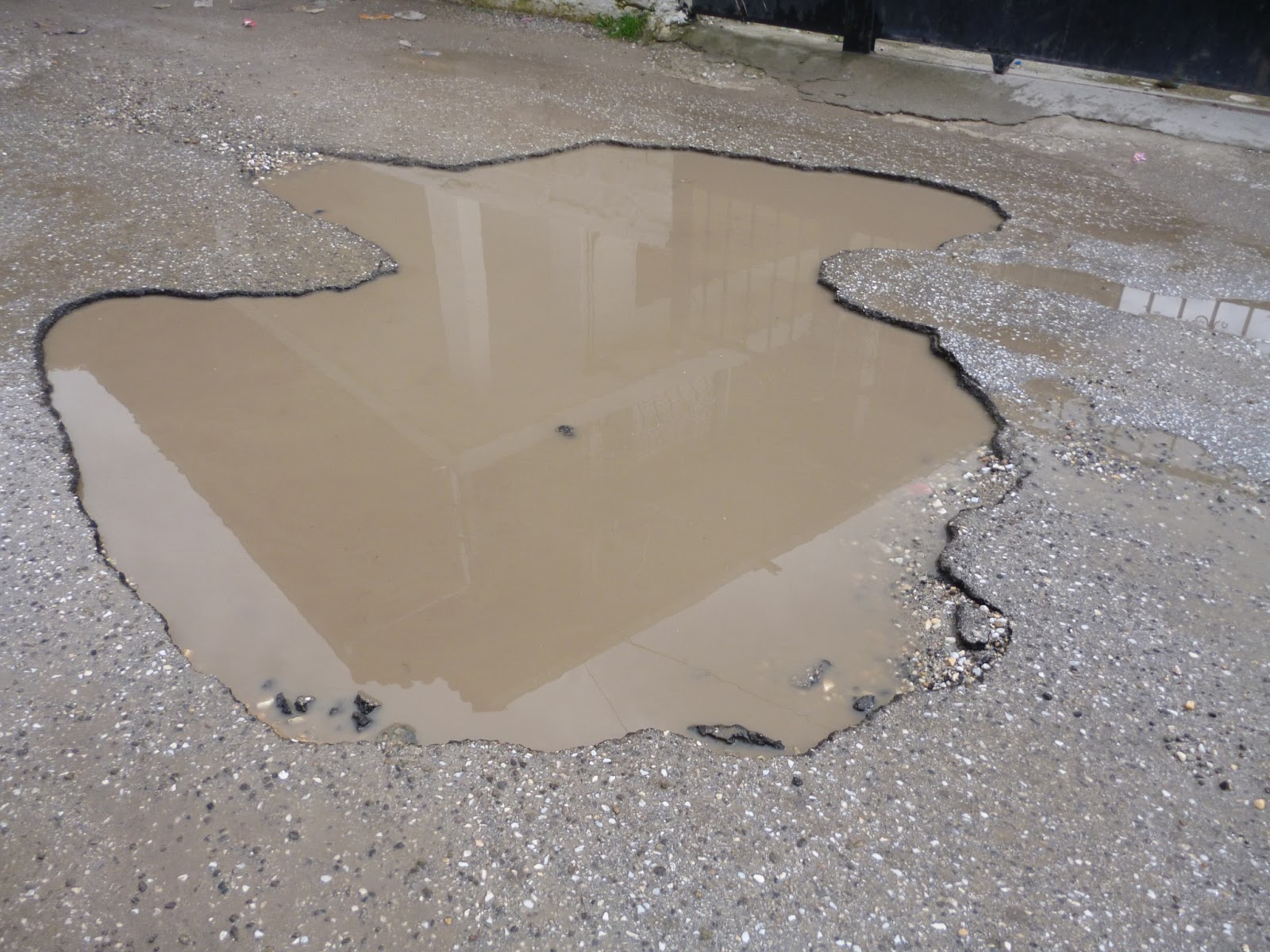 Άνοιξε η Δημοκρατίας στο Μενίδι