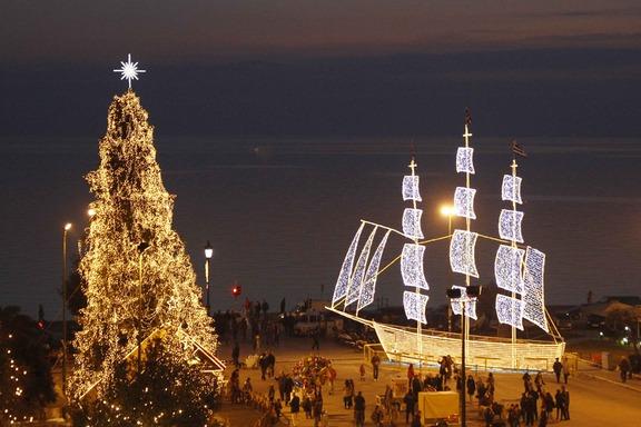 Η Θεσσαλονίκη έφερε τα… Χριστούγεννα