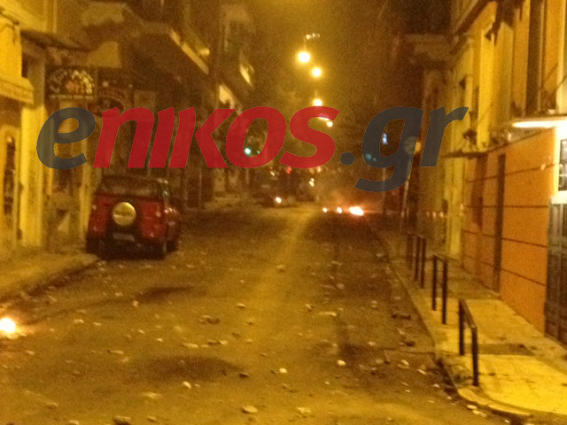 ΦΩΤΟ-Πεδίο μάχης η οδός Μεταξά