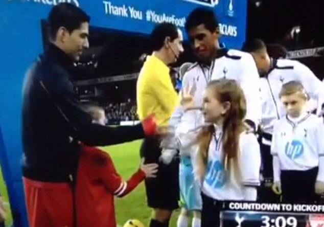 ΒΙΝΤΕΟ-Η μικρή που κορόιδεψε τον Σουάρες