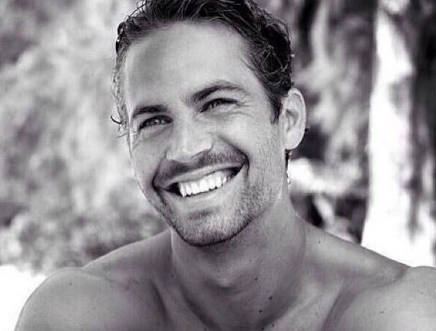 ΦΩΤΟ-Ένα λουλούδι για τον Πολ Γουόκερ