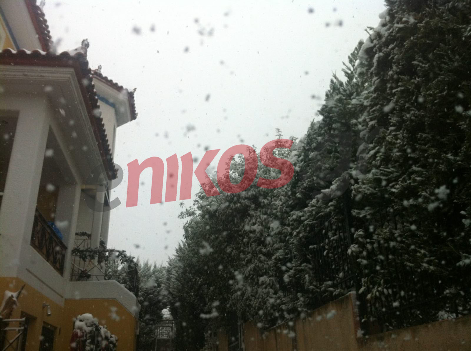 ‘Ερχονται χιόνια με ανέμους έως 10 μποφόρ