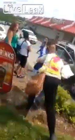 ΒΙΝΤΕΟ-Όταν τσακώνονται γυναίκες…