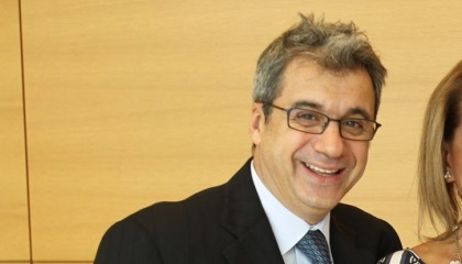 Ποιητικό “Αποτύπωμα” από τον διευθυντή ειδήσεων του Mega