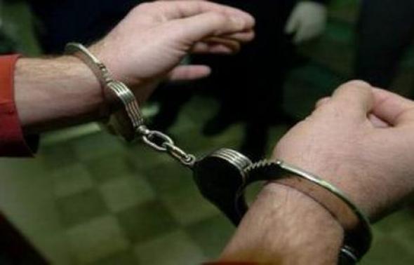 Συνέλαβαν μέλος συμμορίας με καλάσνικοφ