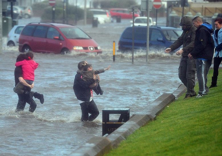 Βρετανία: Δύο νεκροί από την κακοκαιρία
