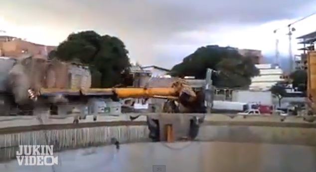 ΒΙΝΤΕΟ-Φοβερό ατύχημα σε εργοτάξιο on camera