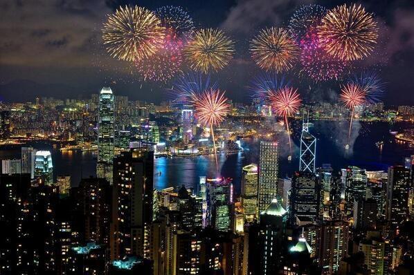 ΦΩΤΟ-Το 2014 στην χώρα του «δράκου»