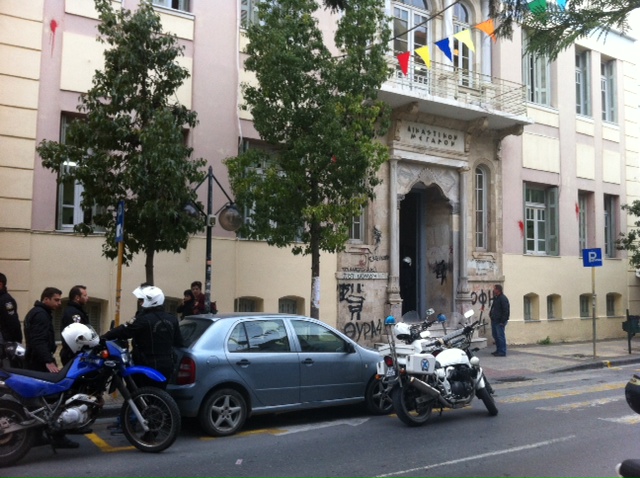 Έκλεψε κρέας για να ταΐσει τα παιδιά του