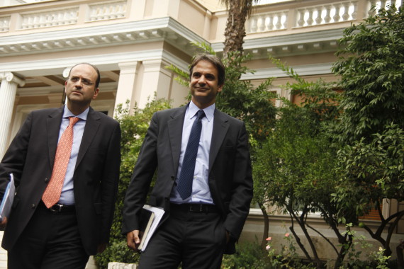 Η αναδιοργάνωση των υπουργείων