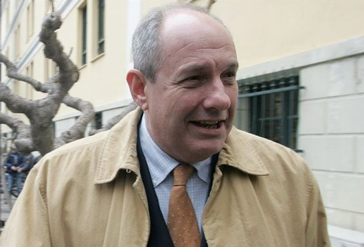 Κουίκ: Πολιτική αλητεία Στουρνάρα