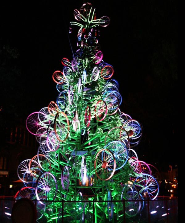 Τα πιο περίεργα χριστουγεννιάτικα δέντρα!