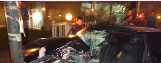 ΦΩΤΟ-Σφοδρή σύγκρουση οχημάτων με τραυματίες