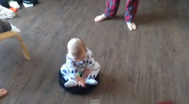 ΒΙΝΤΕΟ-Μπορεί ένα μωρό να καθαρίσει το πάτωμα;