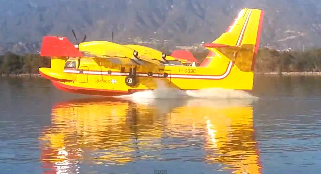 ΒΙΝΤΕΟ-Ανεφοδιασμός καναντέρ σε λίμνη