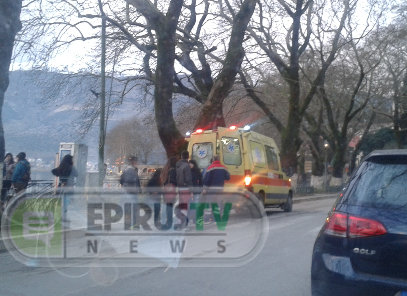 ΦΩΤΟ-Ιωάννινα: Μαθητής “βούτηξε” στη λίμνη