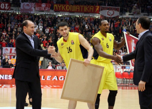 Ο Ολυμπιακός τίμησε Παπανικολάου-Ντόρσεϊ