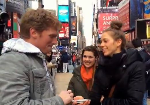 ΒΙΝΤΕΟ-Ο «μάγος» αποζημιώθηκε με φιλιά