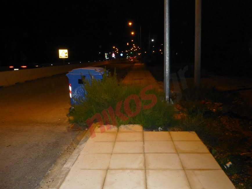 ΦΩΤΟ-Ο θάμνος κατέλαβε το… πεζοδρόμιο