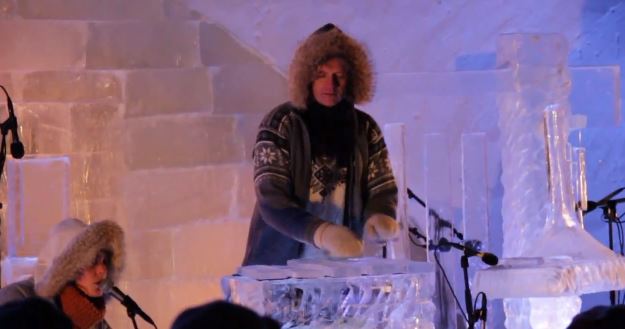 ΒΙΝΤΕΟ-Συναυλία με… παγωμένα όργανα