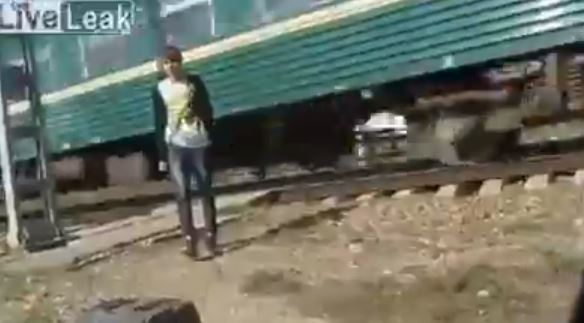 ΒΙΝΤΕΟ-Η νεανική τρέλα δεν έχει όρια