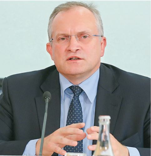 «Αμφιβάλλω για την επιστροφή της Ελλάδας στις αγορές»