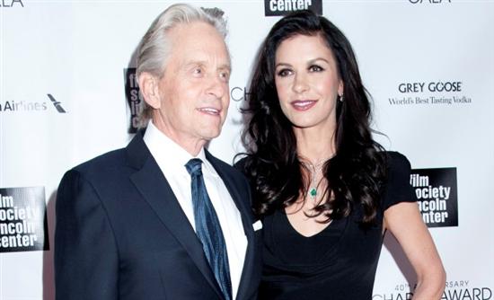 ΦΩΤΟ-Διακοπές στα χιόνια για Douglas-Zeta Jones