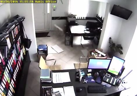 ΒΙΝΤΕΟ που κόβει την ανάσα τη στιγμή του σεισμού