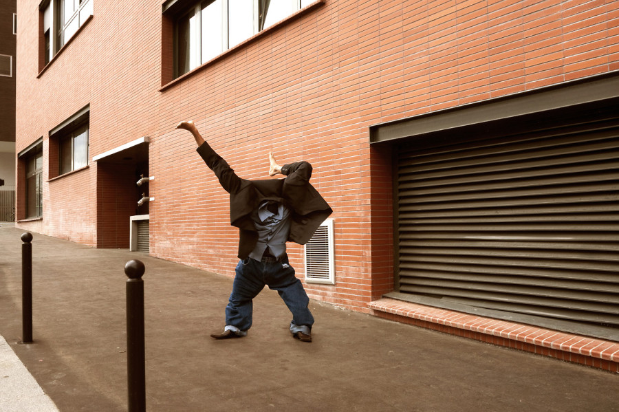 ΦΩΤΟ-Περπατώντας με τα χέρια