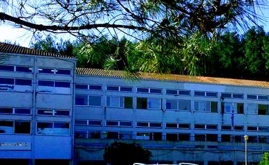 Άγνωστοι έριξαν χημικά σε σχολείο της Άρτας