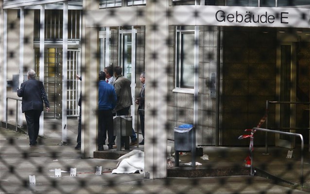 Σκότωσε δύο κατηγορούμενους έξω από τα δικαστήρια