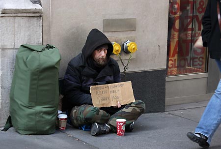 ΗΠΑ: Η τριετία ύφεσης έφερε φτώχεια
