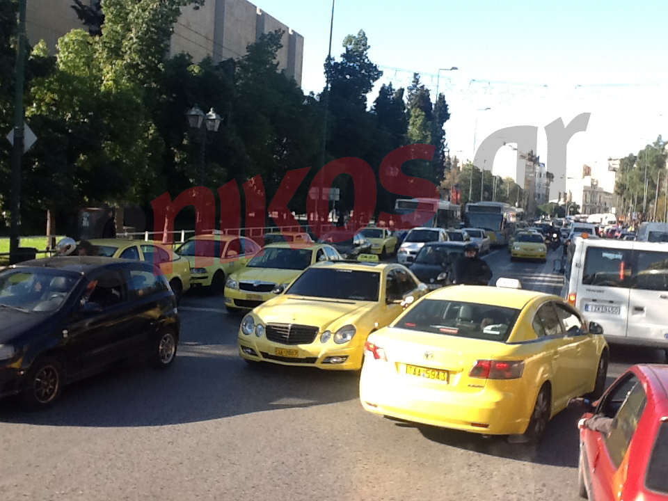 ΦΩΤΟ-Κυκλοφοριακό μπλακ άουτ στο κέντρο