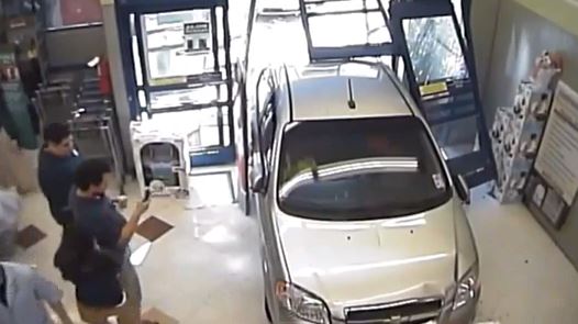 ΒΙΝΤΕΟ-Βιαζόταν να ψωνίσει και…