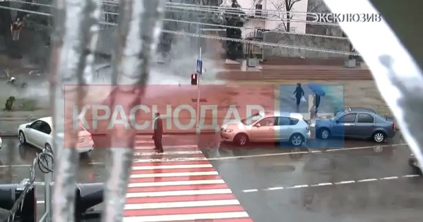 BINTEO-Κλαδί δέντρου τραυματίζει περαστικό