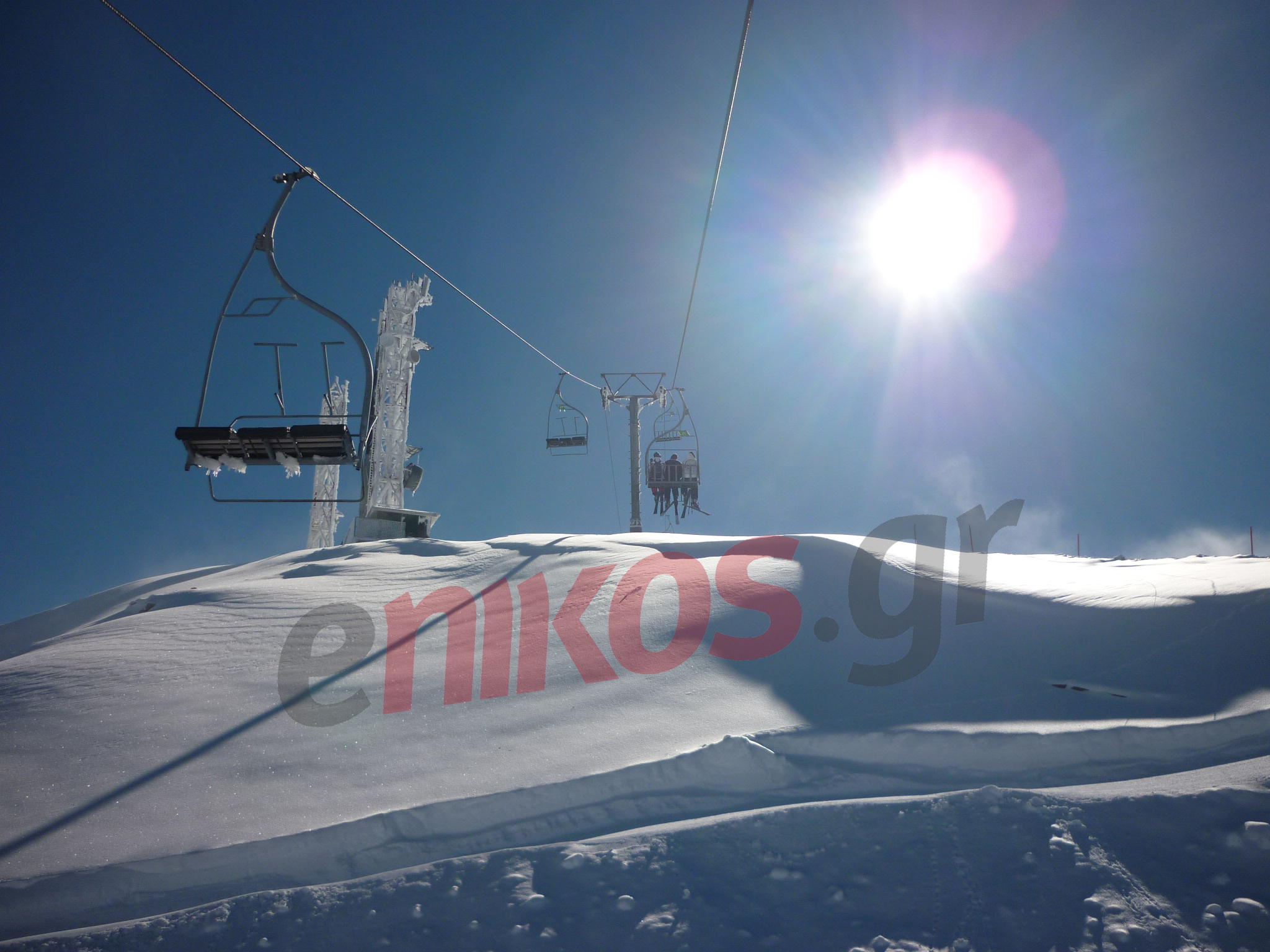 ΦΩΤΟ-Γεμίζει με χιόνι ο Παρνασσός