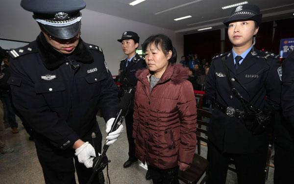 Πούλησε 7 νεογέννητα και την καταδίκασαν σε θάνατο