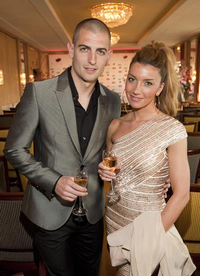 ΦΩΤΟ-Η Ελληνίδα σύζυγος του Πέτριτς