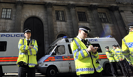 Βρετανία: Συλλήψεις υπόπτων για τρομοκρατικές επιθέσεις