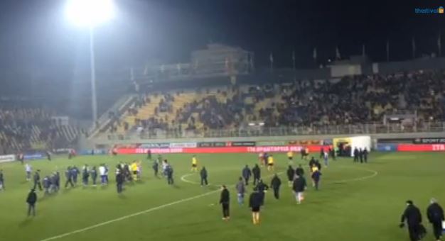 ΒΙΝΤΕΟ-Αποδοκίμασαν τους παίκτες του Άρη