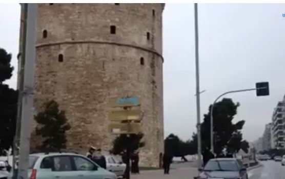 ΒΙΝΤΕΟ-Άνδρας στον Λευκό Πύργο απειλεί να ανατιναχτεί