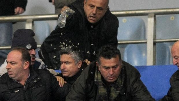 ΦΩΤΟ-Επίθεση με…ηλιόσπορους στον Σπανό