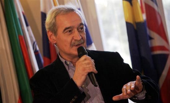 Χουντής: Η κυβέρνηση οφείλει να απολογηθεί στον ελληνικό λαό