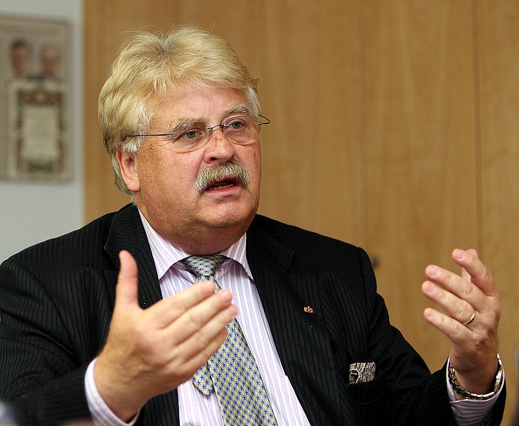 Έλμαρ Μπροκ: H τρόικα έκανε λάθη