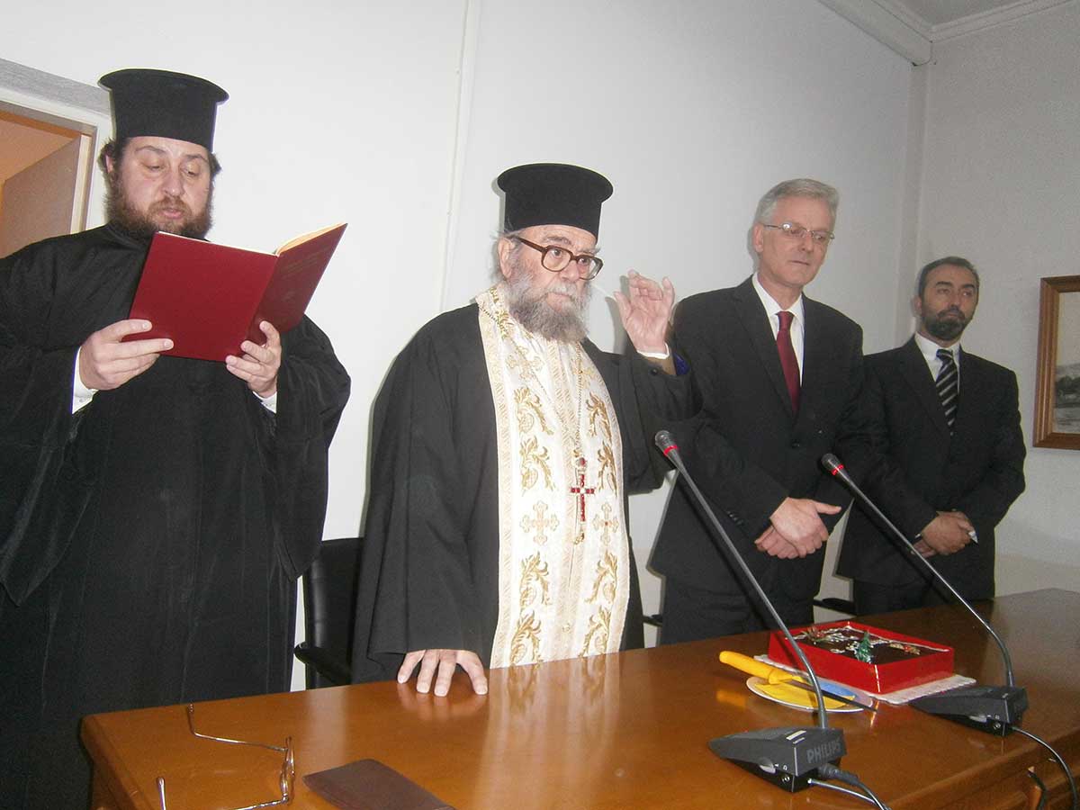 Ιερέας κατά του Διαμαντόπουλου