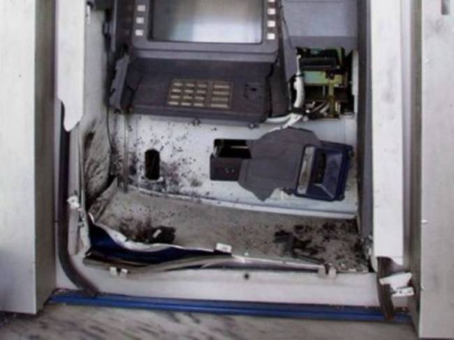 Πυρπόλησαν ΑΤΜ