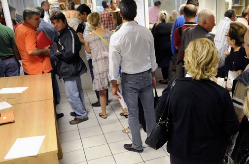 ΒΙΝΤΕΟ-Μπάχαλο στις εφορίες