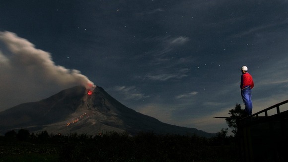 ΦΩΤΟ-Χωριά «πνίγηκαν» στις στάχτες