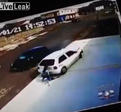 ΒΙΝΤΕΟ-Βρέθηκαν κάτω από τις ρόδες και επέζησαν!